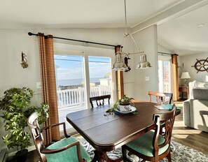 Expandable antique dining area table for up to six guests