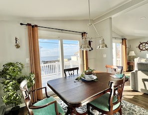 Expandable antique dining area table for up to six guests