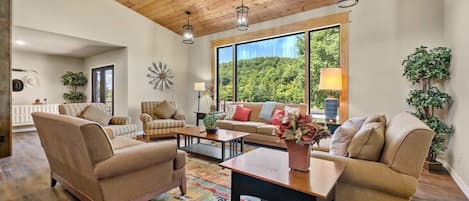 Get away from it all at Brush Creek Ranch - our cozy, ranch-style cabin sitting on 112 aces in Northwest Arkansas!