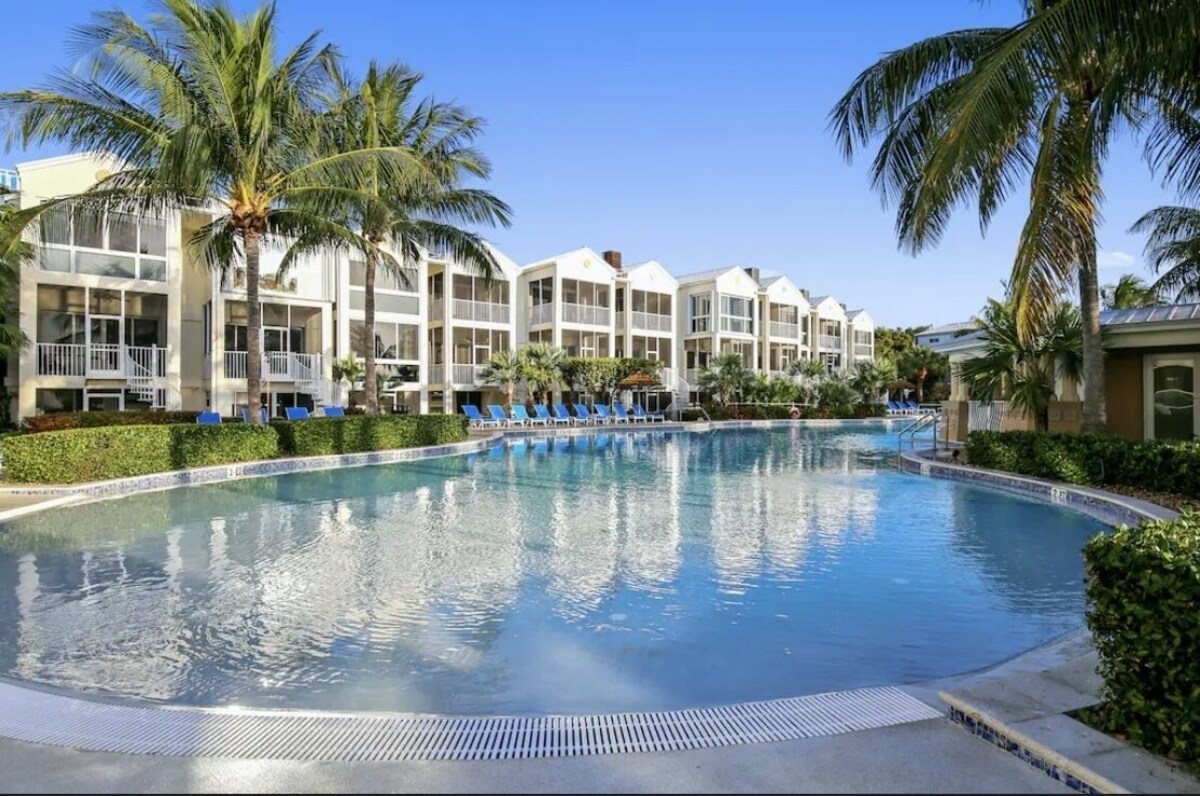Slow M’Ocean Hideaway is your Key Largo Getaway – Marina, Oceanside