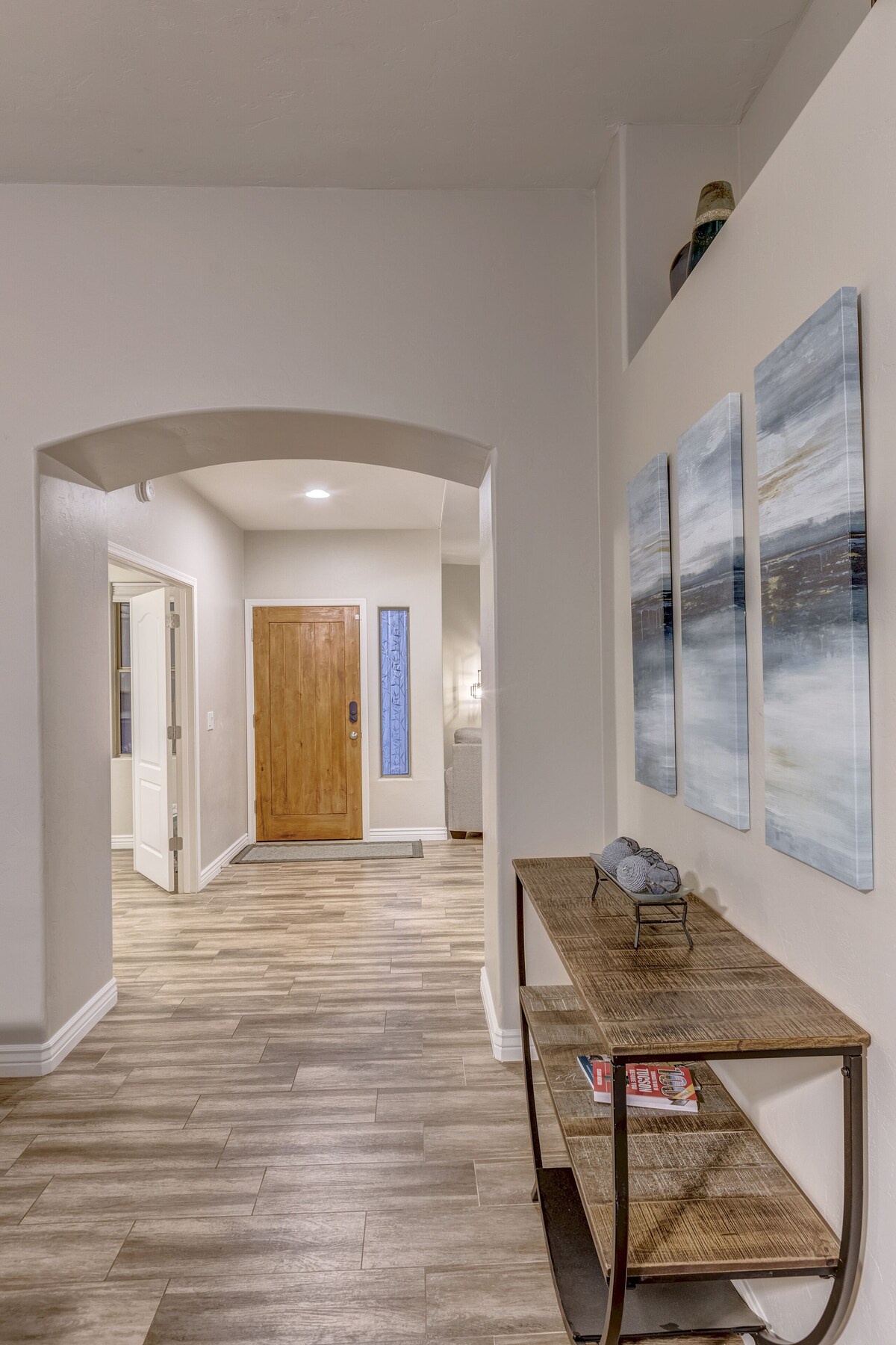 Your Home Away From Home in the Sunshine! Minutes from great amenities.