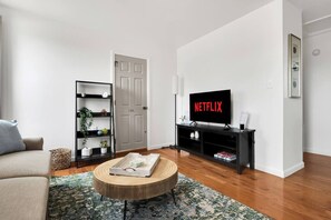 Comfy Design, TV Ready to GO with you Favorite NETFLIX!