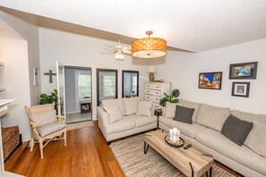 Vaulted Ceilings and Impressive Lighting