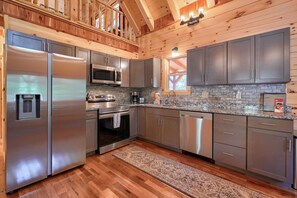 Full Kitchen with supplies for up to 8 guests