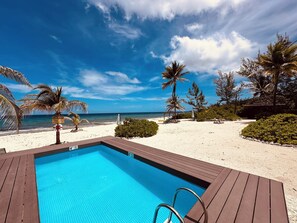 Pool & beach