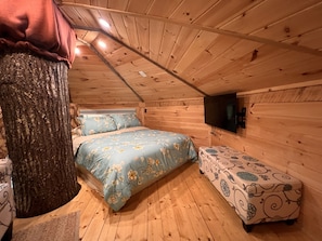 Upstairs queen bed