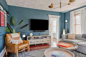 Living Room | Main Level | Smart TV | Free WiFi