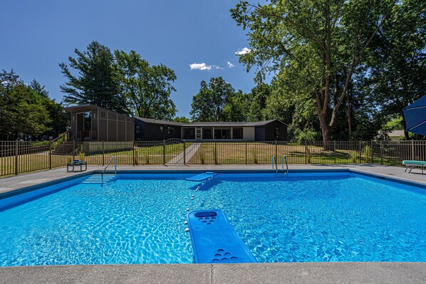 11 ft deep end, 3 foot shallow end SaltWater, heated pool in secluded backyard
