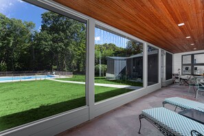 Screened porch for dining & relaxing