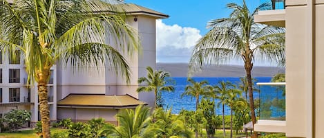 OCEAN, BEACH AND ISLAND VIEWS FROM OUR LANAI