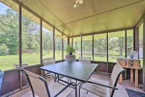 Screened-In Porch | Yard Games