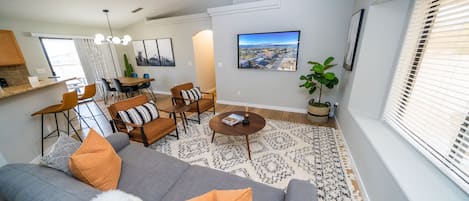 Come relax surrounded by your family and friends in our comfortable living room!