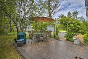 Spacious Yard | Deck w/ Dining Area | Grill | Fire Pit