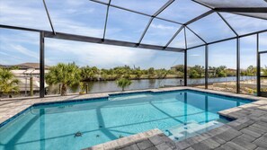 Beautiful 3 bed 2.5 bath villa located in Charlotte Harbor Area