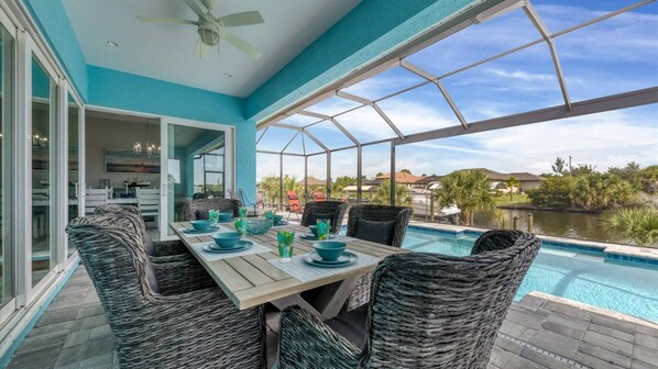 Beautiful 3 bed 2.5 bath villa located in Charlotte Harbor Area