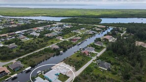 Beautiful 3 bed 2.5 bath villa located in Charlotte Harbor Area