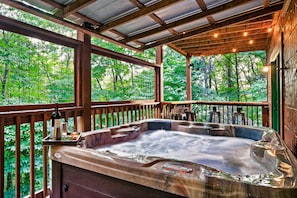 ★ "I was searching for a cabin with a view and somewhat private….. This cabin/house delivered. Lots of memories made hiking, playing lots of pool with our kids and enjoying the hot-tub."