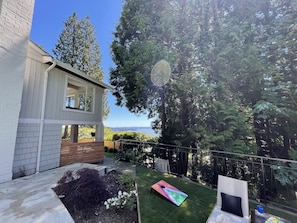 peek-a-boo view from the pool!