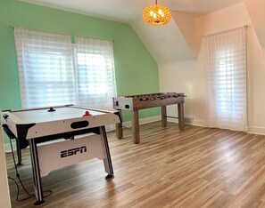 Spielezimmer