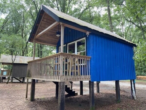 Cabin #5: Exterior View (1)
