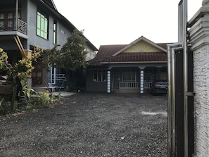 Property gated. Owner stay beside the property.