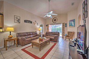 Living Room | Smart TV | Multiple Cable TVs