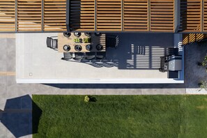 Outdoor dining area for culinary moments.