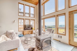 Living with fireplace