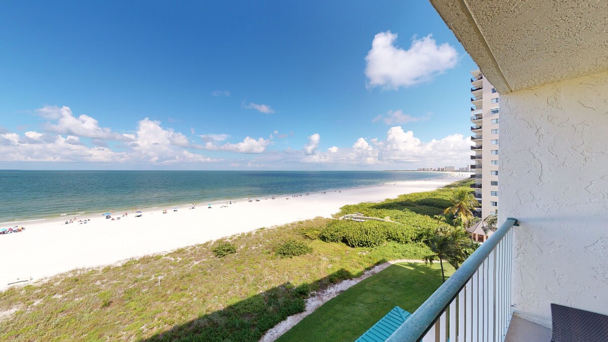 Beachfront Living at the Apollo I On-Site Sunset Grille Tiki/Restaurant