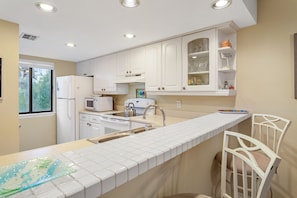 22-Walton-Dunes-3-Kitchen