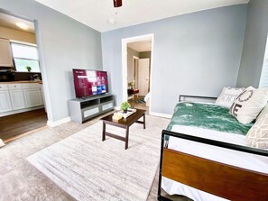 Enjoy the best of both worlds, with our twin daybed and trundle rollaway bed, perfect to accommodate extra guests. 