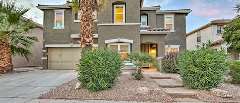 Gilbert Vacation Rental | 5BR | 3BA | Stairs Required to Access | 3,360 Sq Ft