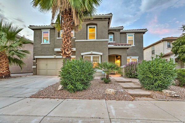 Gilbert Vacation Rental | 5BR | 3BA | Stairs Required to Access | 3,360 Sq Ft