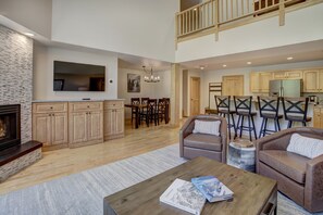Flooring, Hardwood, Floor, Living Room, Room