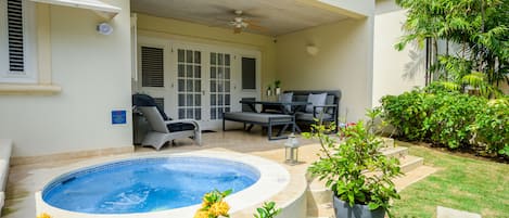 Pool and outdoor dining.