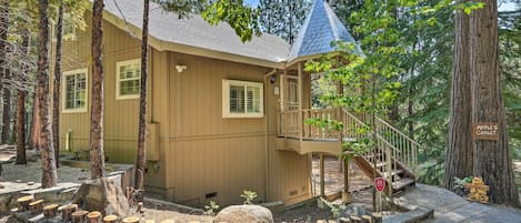Pollock Pines Vacation Rental | 2BR | 2BA | 1,214 Sq Ft | Stairs Required