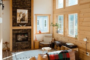 Upstairs living room (1)
