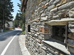 Propriété, Bâtiment, Infrastructure, Bois, Arbre, Surface De La Route, Plante, Quartier, Brickwork, Ruelle