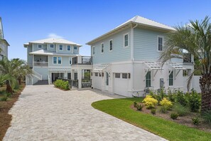 A Gulf Dream - Luxury Beachfront Vacation Rental House on 30A with Carriage House and Private Pool - Five Star Properties Destin/30A