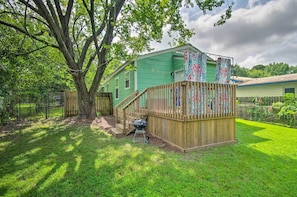 Deck & Backyard | Charcoal Grill