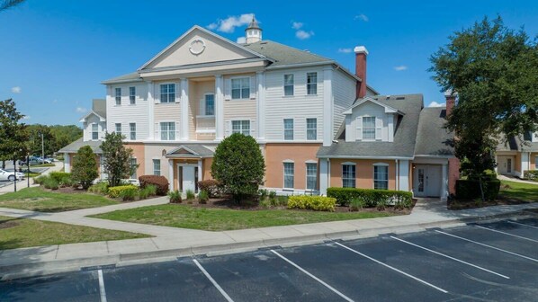 Gorgeous 3Bd Close to Disney @ Reunion Resort 1596