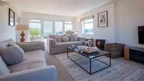 Living Room, Ridgeway Farmhouse, Bolthole Retreats