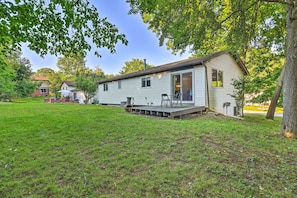 Yard | Chiminea (BYOW) | Pet Friendly w/ Fee (Paid Pre-Trip)