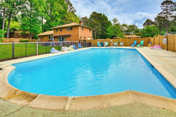 High Point Vacation Rental | 3BR | 2.5BA | Stairs Required | 1,900 Sq Ft