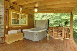 Covered Deck | Single-Story Cabin | Pet Friendly w/ Fee