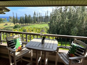 The perfect place to cheers with some bubbly after a long day of exploring Kapalua KRV-724