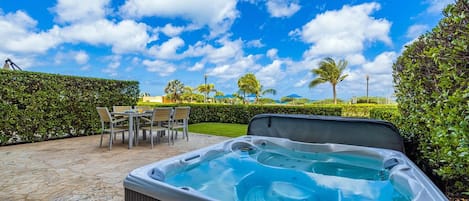 Patio w/ private hot tub