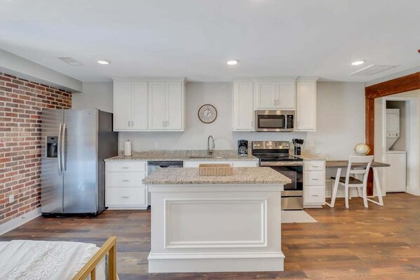 A view of the kitchen!