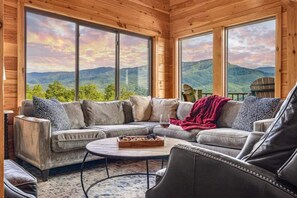 Experience THE best views of the Great Smoky Mountains at our chalet in Pittman Center, near Gatlinburg, Tennessee.  Whether your primary reason to visit is the National Park, Dollywood, or Ober Mountain, our home will provide a perfect base.