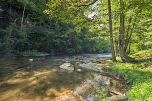 Little River | On-Site Access | Single-Story Cabin | Central Air Conditioning